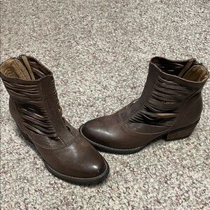 Slicca Brown leather Ankle Boots- new
